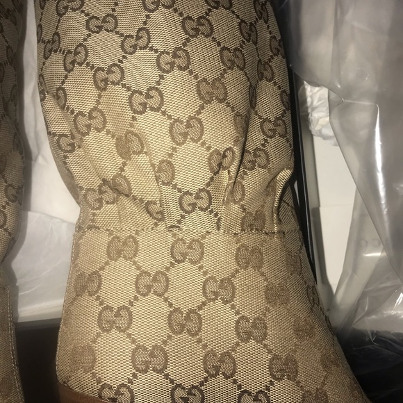 Gucci - Picture 3 of 6